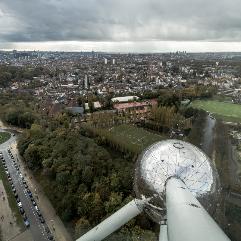 Blick aus dem Atomium auf Brüssel.